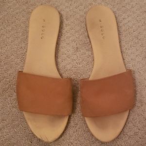 Nisolo suede isla slides in sand